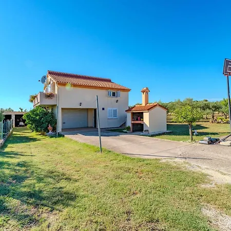 Emila's Appartement Nin