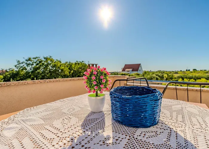 Emila's شقة نين