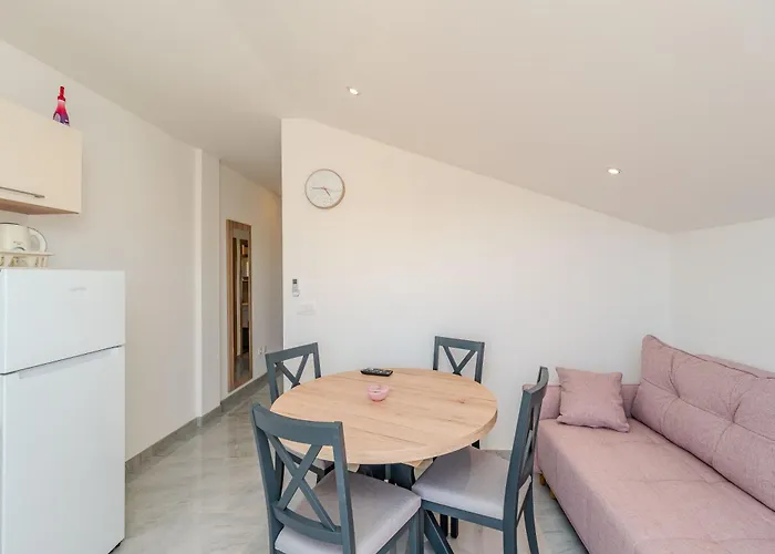 Emila's Appartement Nin