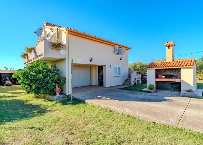 Emila's شقة نين